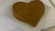   Igår bjöd vi våra gäster på glass i en hjärtform av silikon.