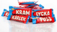 Mini-Plopp utsmyckas tillfälligt med budskapen ”Puss”, ”Kram”, ”Lycka” och ”Kärlek”